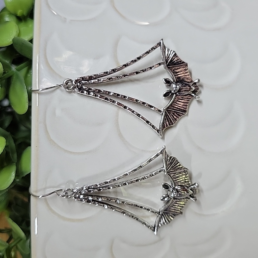 🔥LAST PAIR🔥 Goth Bat Drop Earrings - Picture 6 of 6